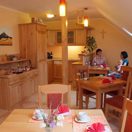 Konukevi Gaestezimmer Rieder 2*